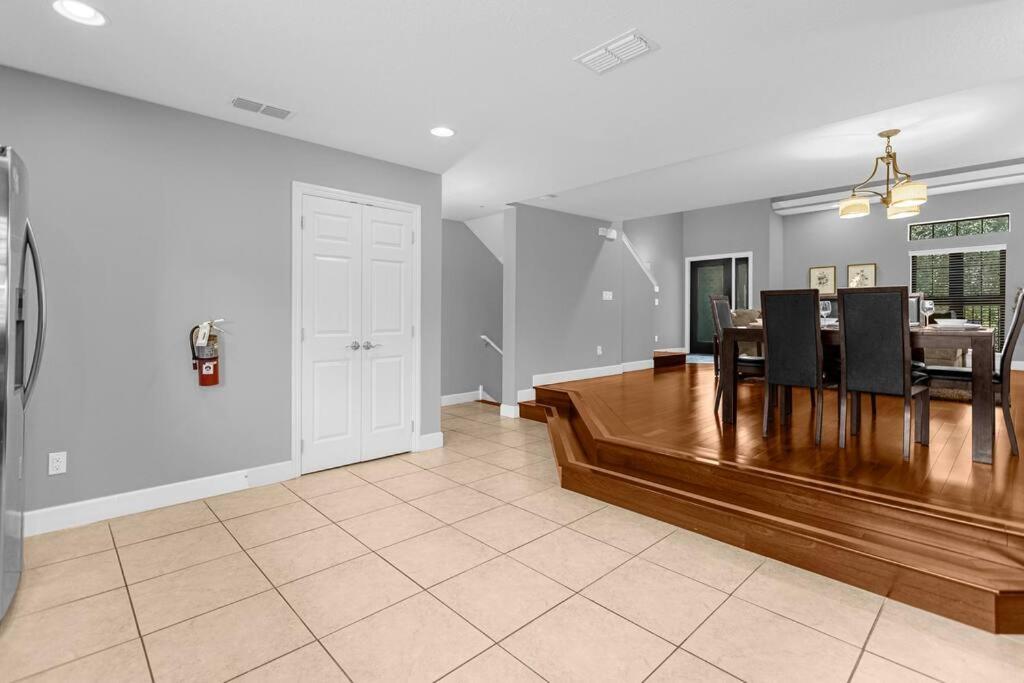 Vibrant 4Br Family Townhome 1 Mile From Disney World And Disney Springs Orlando Eksteriør bilde